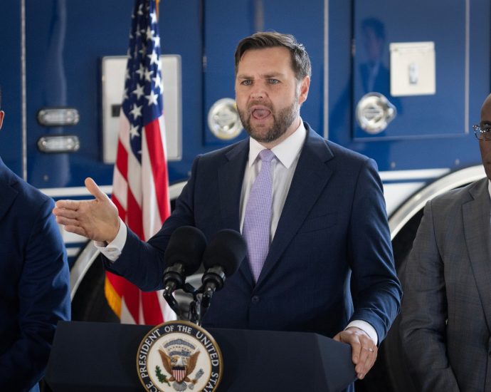 vance-says-senators-are-“full-of-s**t”-after-rfk-jr.-hearing