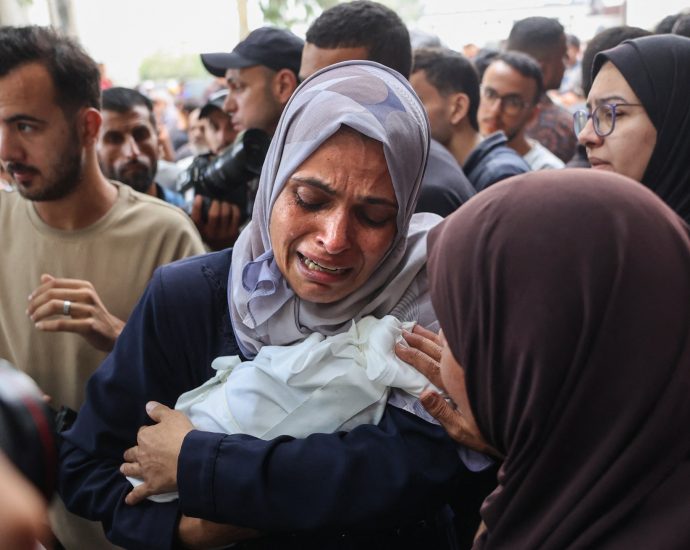 ‘city-of-fear’:-palestinians-trapped-as-israel-intensifies-gaza-city-attack