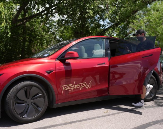 tesla-robotaxi-app-opens-to-the-public