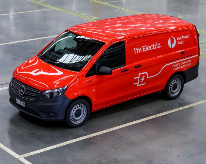 australia-post-pilots-mercedes-benz-evito-electric-vans