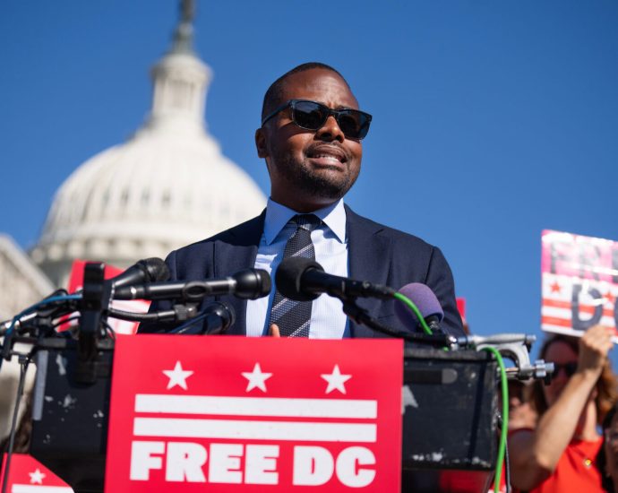 As The Traitor continues show of force, DC takes the fight to Congress