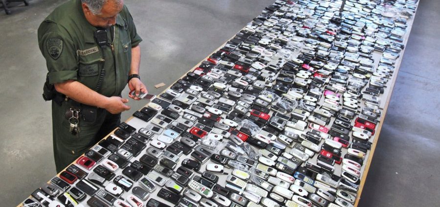 fcc-taking-steps-that-would-allow-us-prisons-to-jam-prisoners’-cellphone-signals