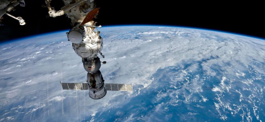 Astronauts get a welcome boost from a SpaceX Dragon | On the International Space Station Sept. 1-5, 2025
