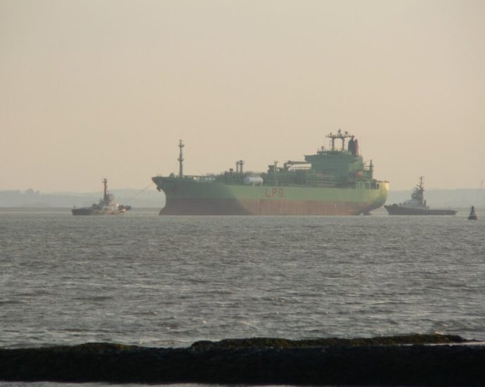 7-million-tonnes-of-putin’s-gas-sailed-from-a-glasgow-office.-shut-it-down