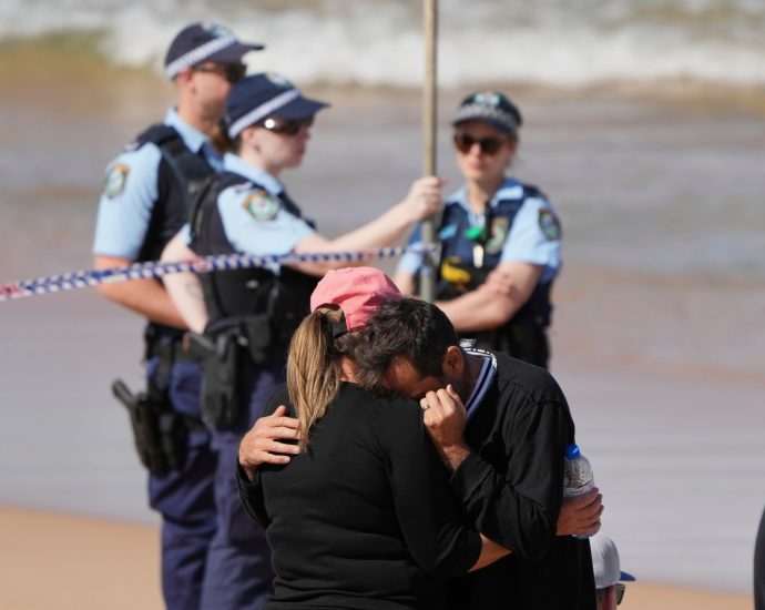 shark-attack-kills-surfer-off-sydney-beach-in-australia
