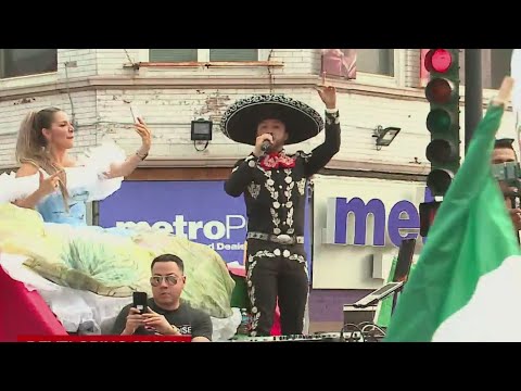 chicago’s-mexican-independence-day-events-disrupted-as-federal-agents-arrive-|-morning-in-america