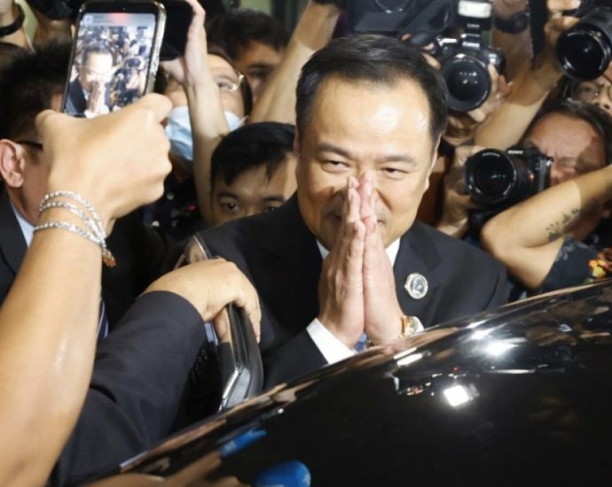 thailand’s-pm-elect-names-veterans-to-cabinet-in-bid-to-‘bring-confidence’
