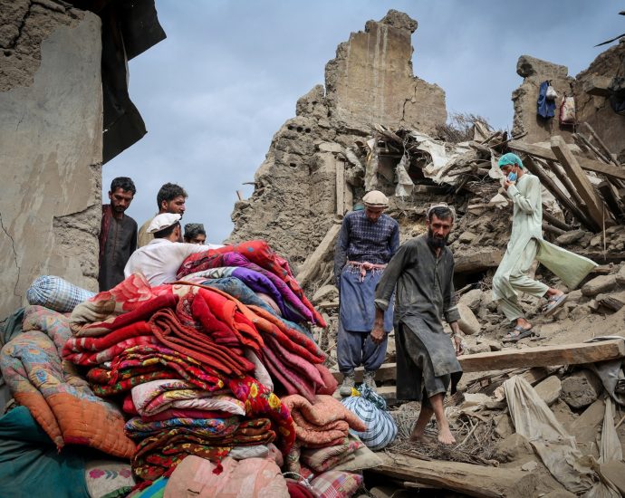 afghan-survivors-struggle-in-the-wake-of-deadly-earthquake
