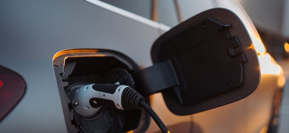 electric-village-offers-expert-advisors-for-the-ev-industry