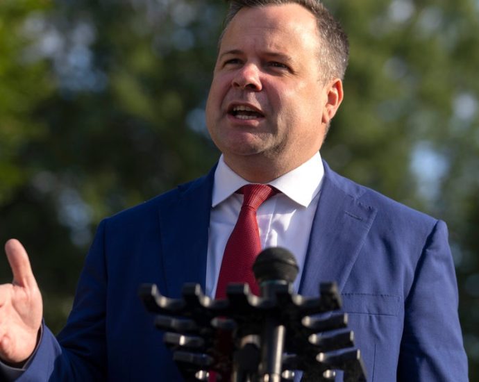 bill-pulte-accused-fed-governor-lisa-cook-of-fraud-his-relatives-filed-similar-housing-claims.