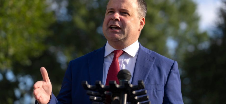 bill-pulte-accused-fed-governor-lisa-cook-of-fraud-his-relatives-filed-similar-housing-claims.