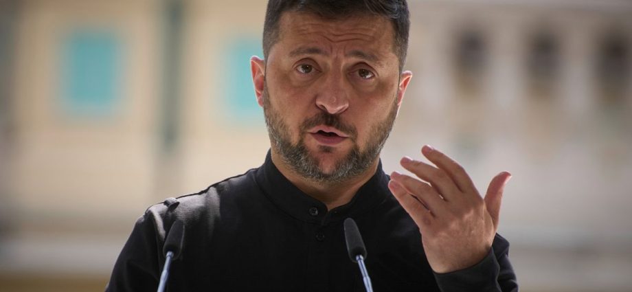 zelenskyy-rejects-putin’s-proposal-to-meet-in-moscow-and-offers-to-talk-in-kyiv