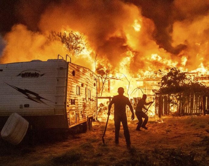 california-joins-firefighting-compact-with-a-dozen-northwest-states-and-canadian-provinces