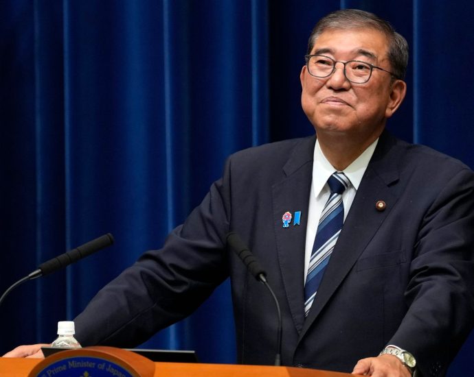 japan’s-prime-minister-announces-resignation-two-years-before-term-ends
