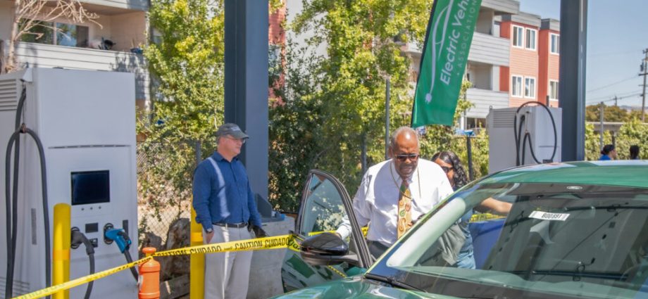 a-california-network-of-black-churches-is-embracing-solar-energy,-ev-charging