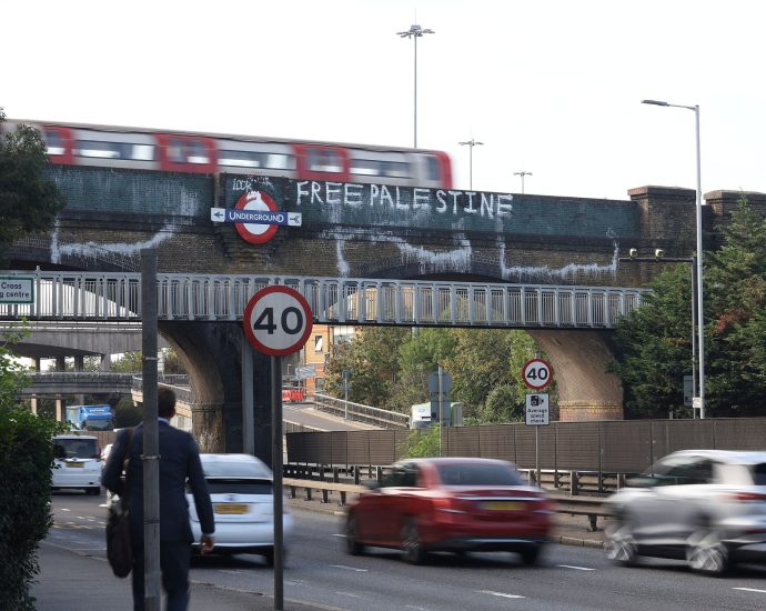 london-underground-at-standstill-as-workers-begin-week-of-strikes