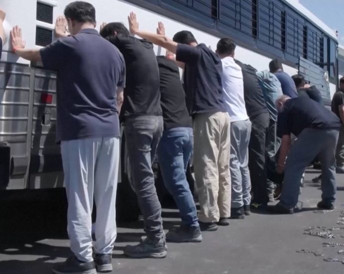 ice-conducts-largest-ever-raid-at-georgia-hyundai-plant:-475-arrested,-mostly-korean