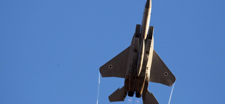 syrian-government-blasts-attacks-by-israeli-warplanes-on-two-cities:-report