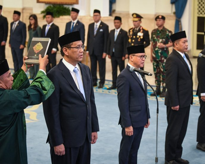 indonesian-president-prabowo-replaces-five-ministers-after-deadly-protests