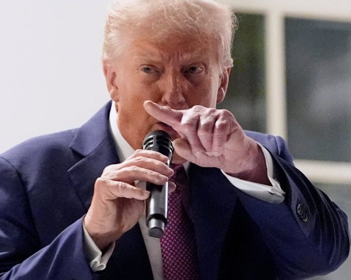 this-is-the-hyperbolic-line-the-traitor-can’t-stop-using-and-here’s-what-it-really-means.