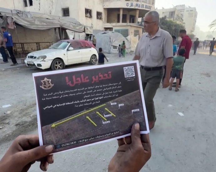 israel-drops-leaflets-ordering-palestinians-to-leave-gaza-city
