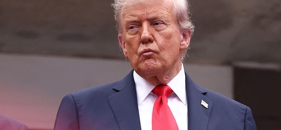 the-traitor-gets-hit-with-a-birthday-card-boomerang