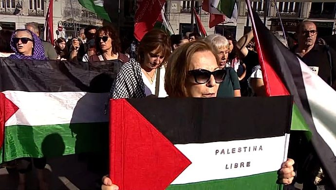 demonstrators-in-spain-call-for-full-arms-embargo-on-israel