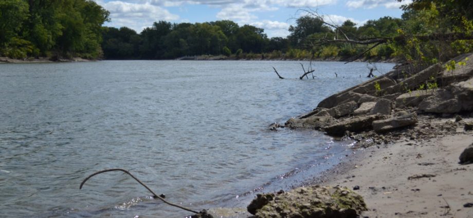 house-bill-amending-the-clean-water-act-could-mean-dirtier-water-nationwide—and-especially-in-iowa
