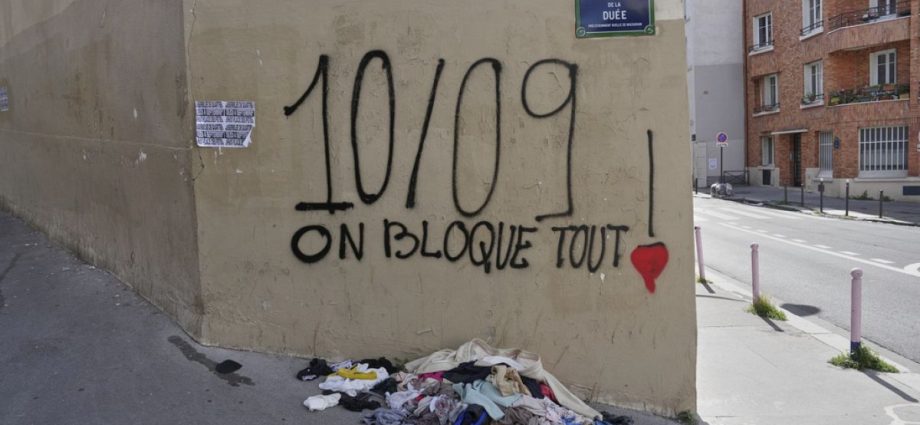 after-the-prime-minister’s-fall,-france-braces-for-‘block-everything’-protests