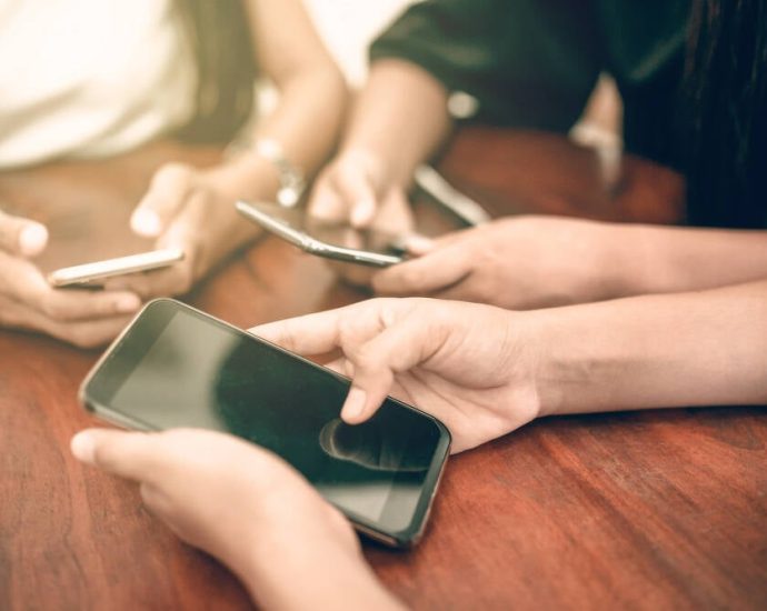everyone-needs-an-ai-phone.-no,-don’t-hang-up,-it’s-true