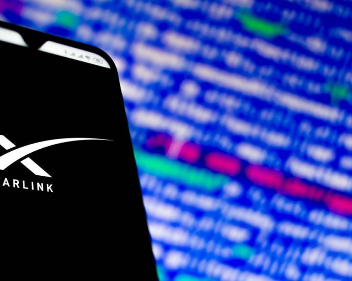spacex-bulks-up-starlink-direct-to-cell-with-$17b-echostar-spectrum-deal