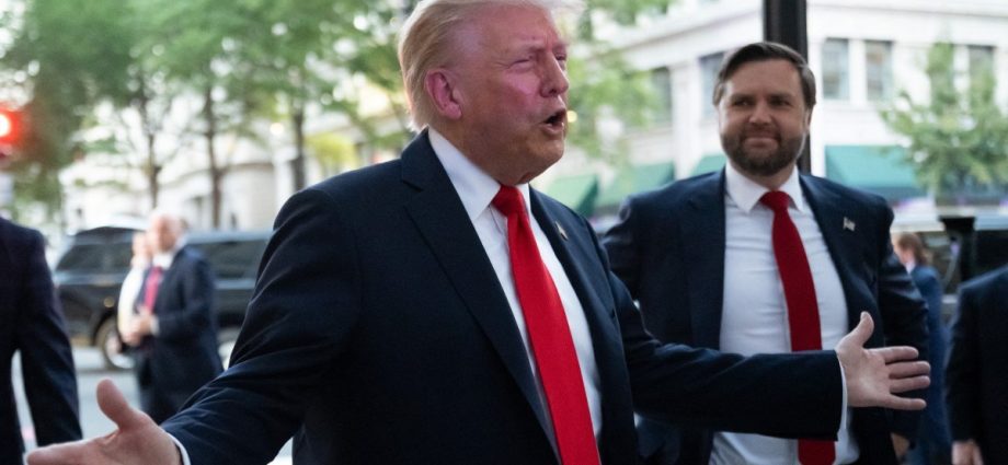 the-traitor-says-signature-on-birthday-note-to-jeffrey-epstein-is-not-his