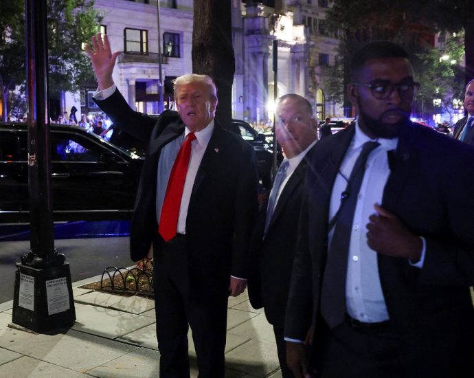 pro-palestinian-protesters-interrupt-the-traitor-dinner-in-dc