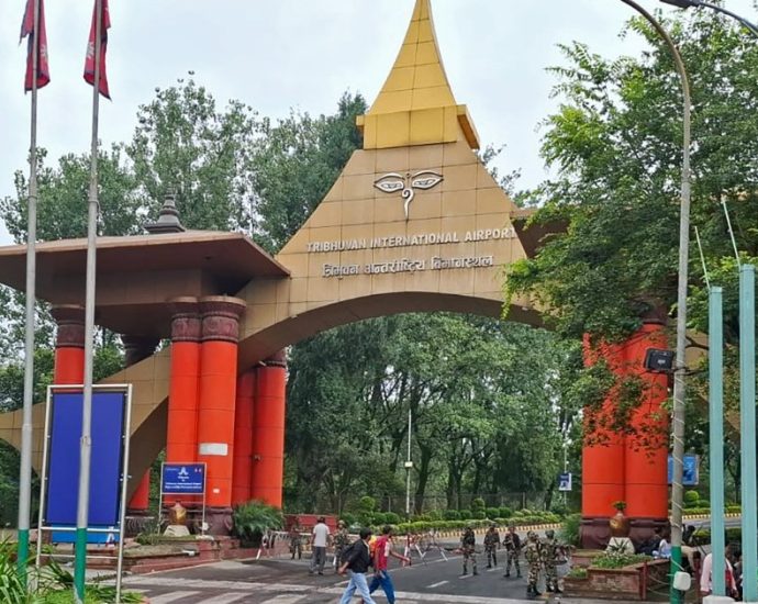 military-shuts-down-streets-in-bid-to-quell-nepal-unrest