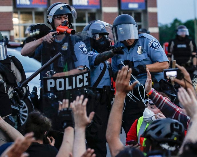 as-crime-falls,-police-violence-rises-and-america-still-struggles-to-track-it.