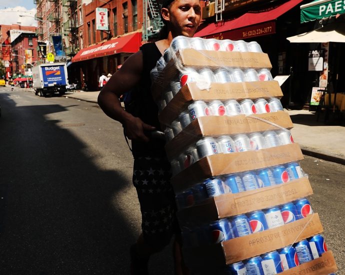you’re-more-likely-to-reach-for-that-soda-when-it’s-hot-outside