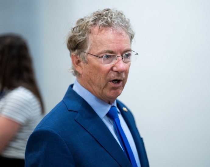 rand-paul-forced-to-explain-to-jd-vance-randomly-killing-people-is-bad