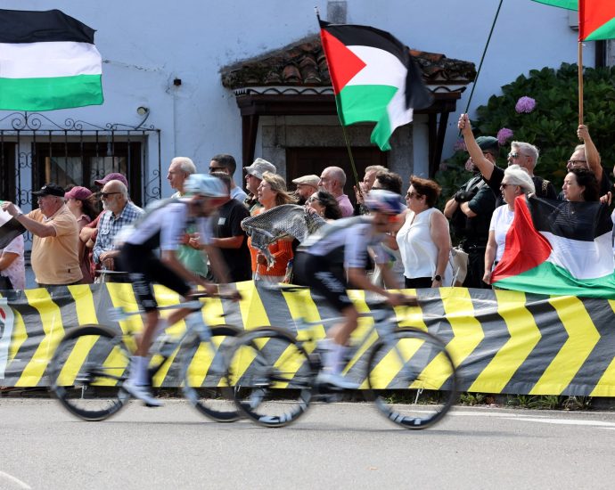 pro-palestine-protests-bring-‘extraordinary’-security-for-spain’s-vuelta