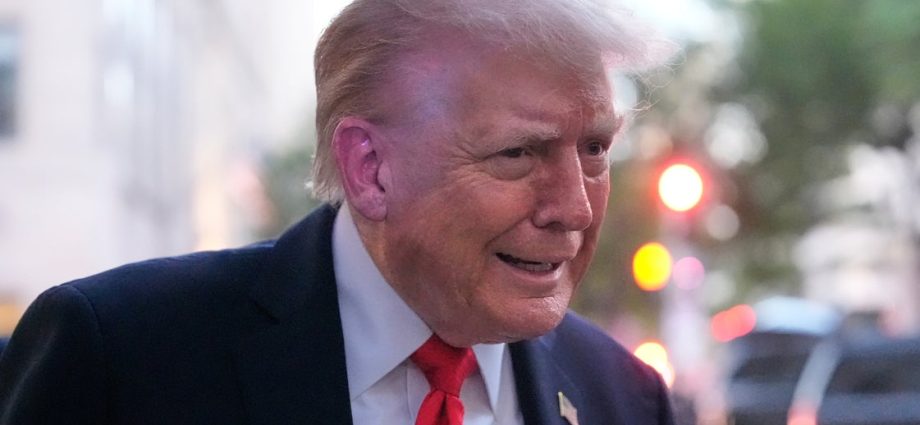 the-traitor’s-‘performative’-dc-dinner-outing-has-critics-cringing:-‘he-went-across-the-street’