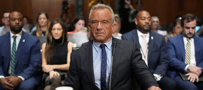 covid-vaccines-are-harder-to-get,-despite-claims-from-hhs,-rfk-jr.
