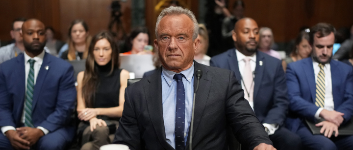 covid-vaccines-are-harder-to-get,-despite-claims-from-hhs,-rfk-jr.