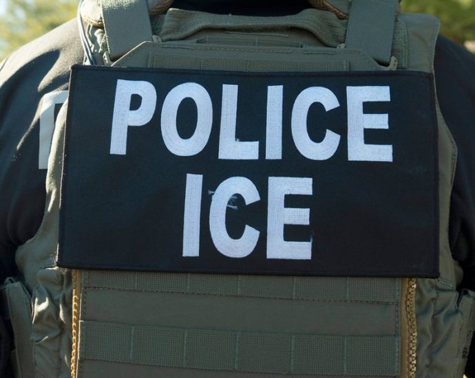 federal-agents-retreat-from-immigration-raid-in-upstate-new-york-amid-protests:-‘gestapo’