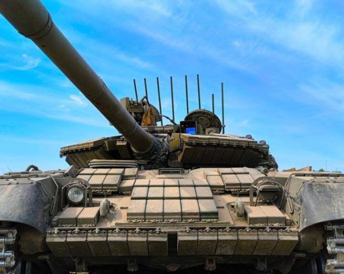 russia-saved-armor-all-year-for-this-moment—150,000-troops-close-in-on-pokrovsk