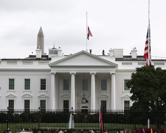 inside-the-white-house-as-officials-learned-about-charlie-kirk’s-death