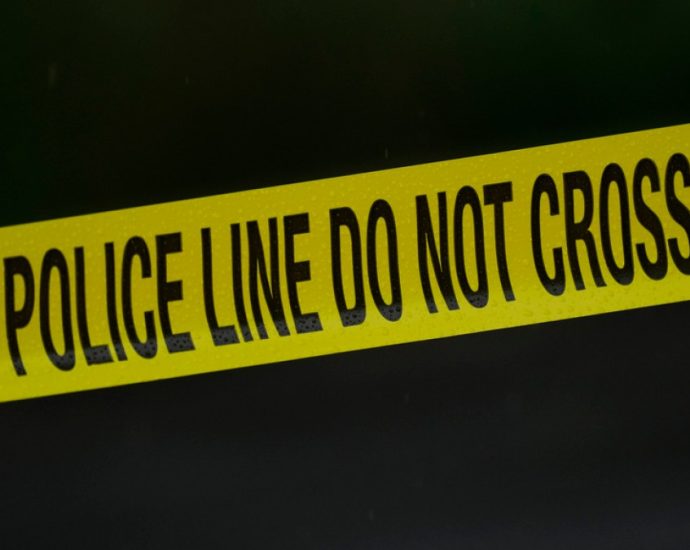 suspect-in-us-school-shooting-dies-of-self-inflicted-wounds:-police