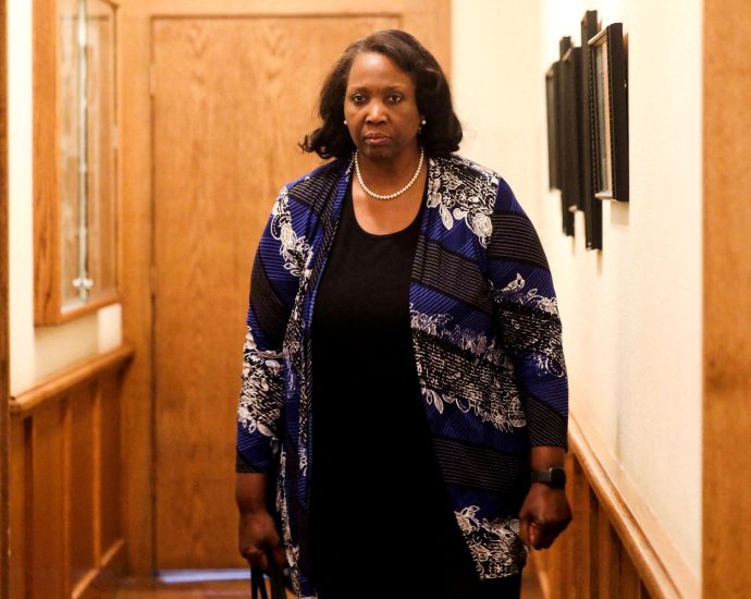 us-doj-asks-court-for-emergency-ruling-to-remove-cook-from-fed-board