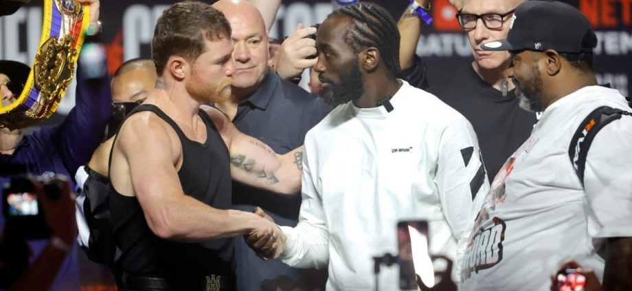 crawford-chases-boxing-history-in-alvarez-title-fight