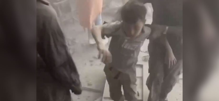 panic-after-israeli-strike-on-gaza-city-home-during-evacuation