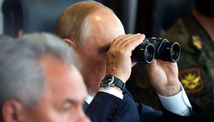 russia-flexes-its-military-muscles-at-nato’s-doorstep-days-after-sending-drones-to-poland