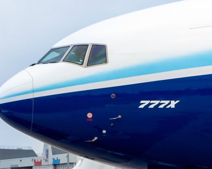 “mountain-of-work”:-boeing-ceo-says-777x-certification-is-behind-schedule